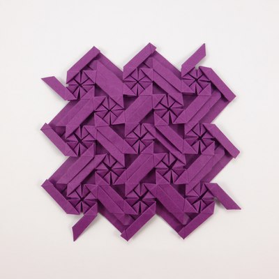 Her Majesty’s Tessellation, 32×32 diagonal grid (Michał Kosmulski)