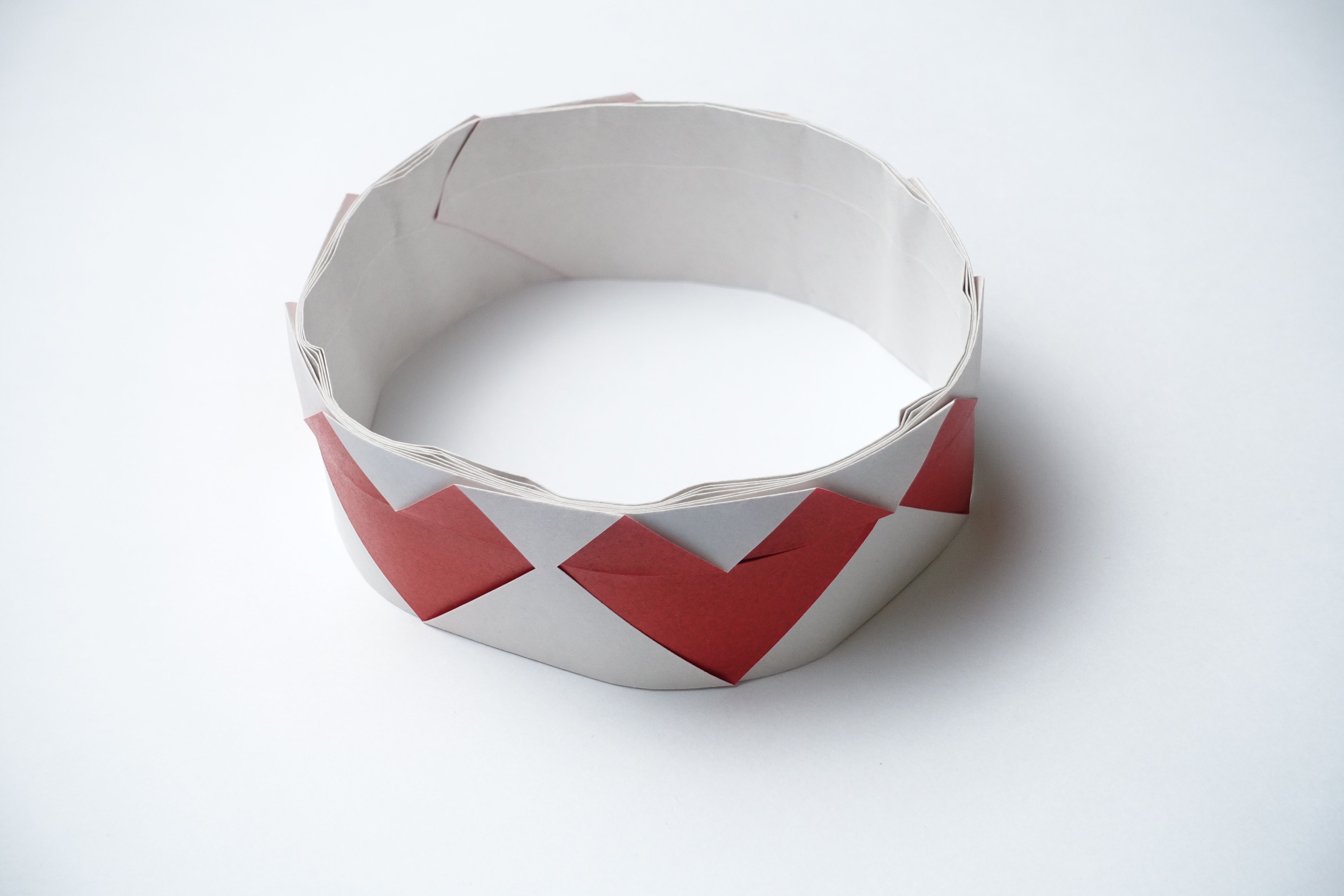 Origami Heart Shaped DIY Bracelet for Valentine's Day | Origami heart, Diy  bracelets, Heart shapes