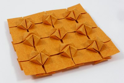 Cluster Tessellation (Michał Kosmulski)