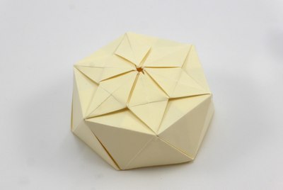 Lucky Star Box (Simplified) folded from Fedrigoni Splendorgel Avorio paper