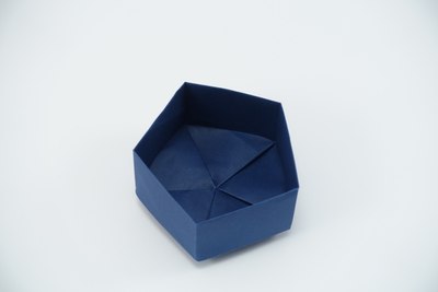 Pentagonal Box, CFW 219 (Shuzo Fujimoto)