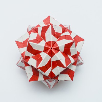 Spiked Icosahedron from Paper Airplane Sonobe, a variant of Sonobe unit (Michał Kosmulski)