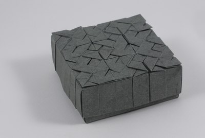 Square Interlace Tessellation Box (Michał Kosmulski)